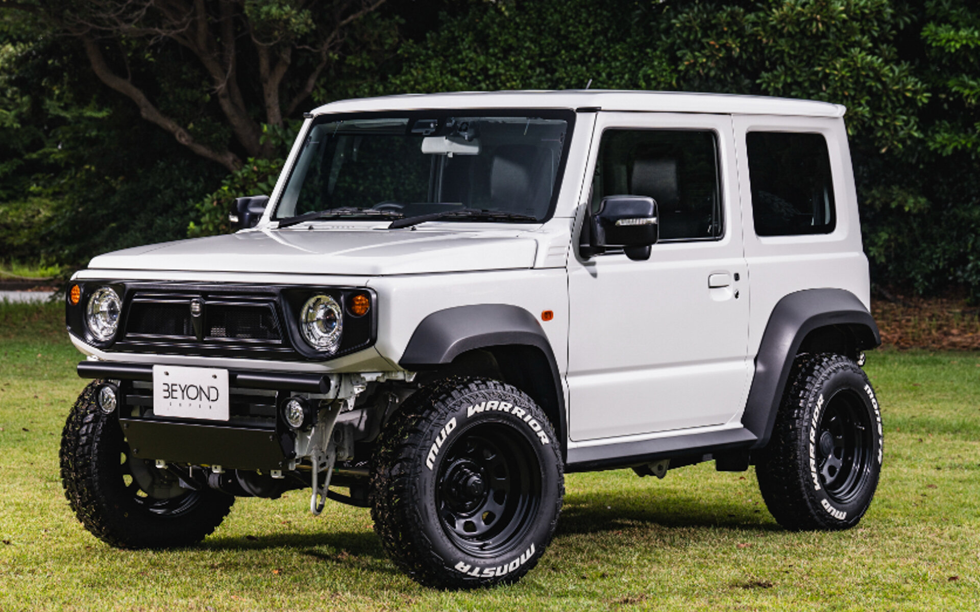 Jimny əsasında ağır yolsuzluq istifadəsi üçün yeni həll hazırlanmışdır. 