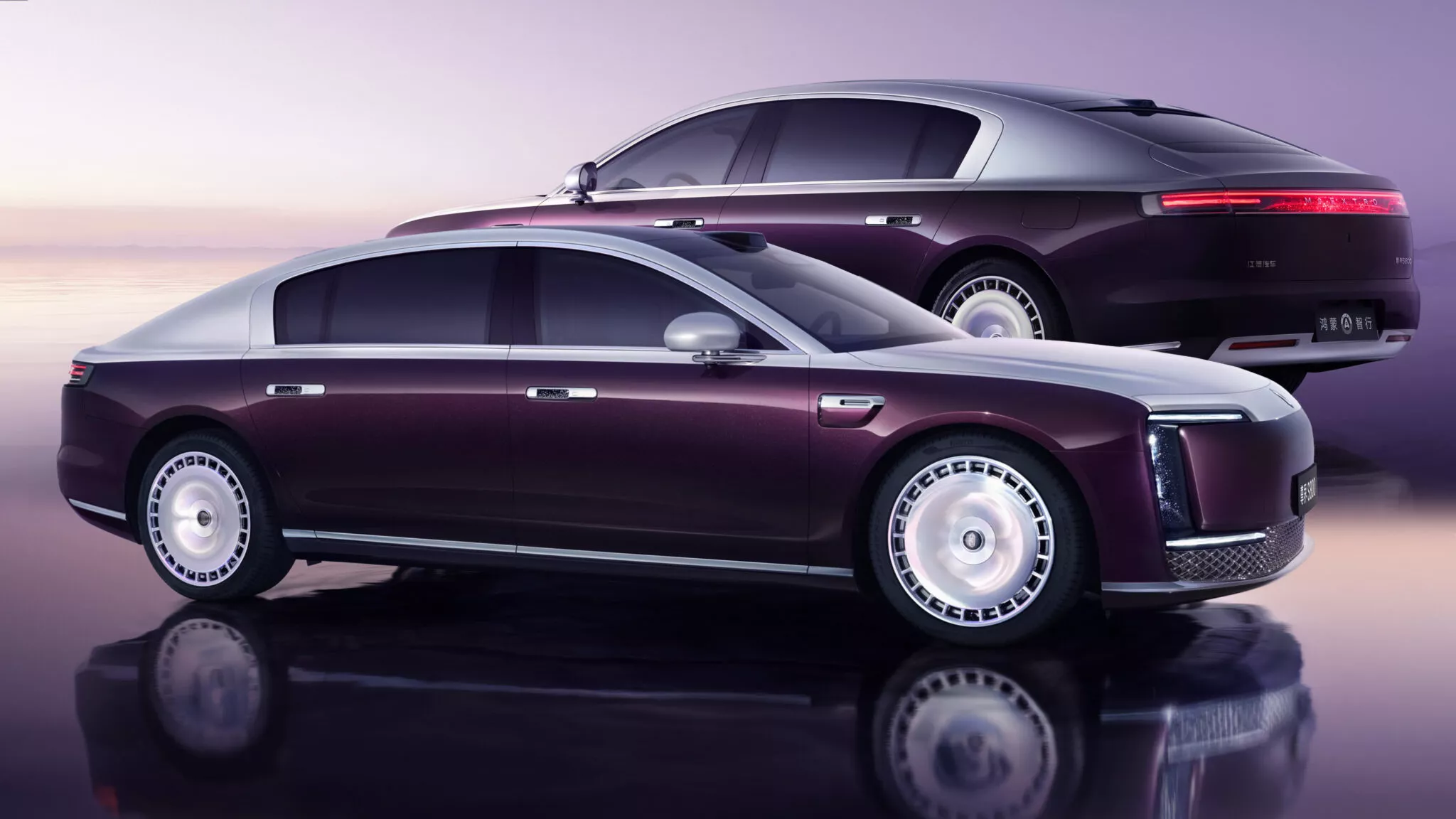 Huawei-nin Maextro S800 modeli sanki Maybach, Rolls və Porsche-ni qarışdırıcıya qoyub. 