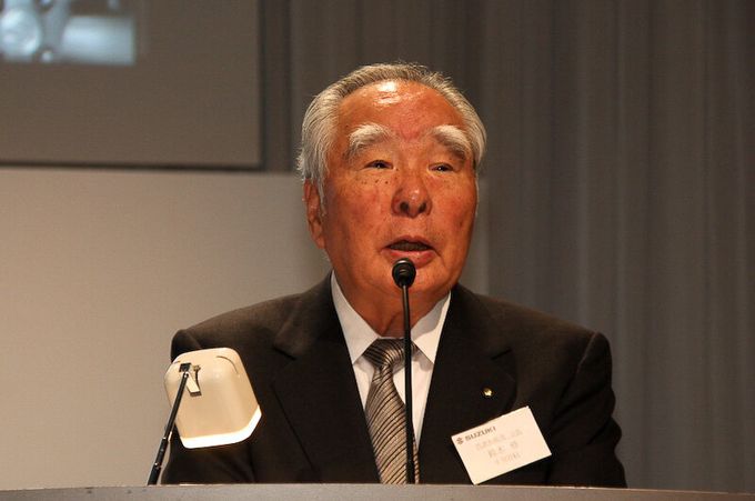 Osamu Suzuki Yaponiyada vəfat etdi, o, yarım əsr Suzuki Motoruna rəhbərlik etdi. 