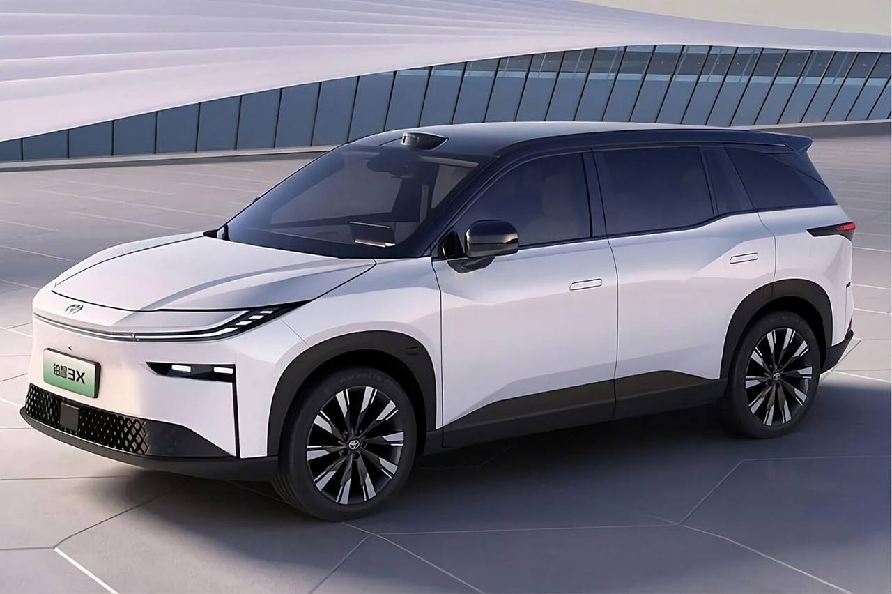 Yeni Elektrikli Toyota Bz3X mart ayında satışa çıxarılacaq 