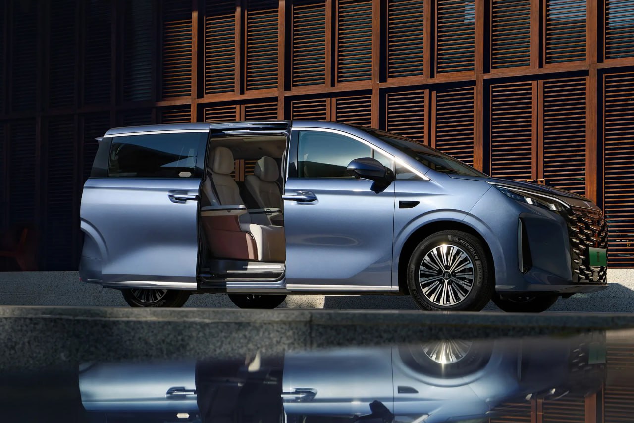 BYD Xia böyük bir uğura yeni addımlarla 