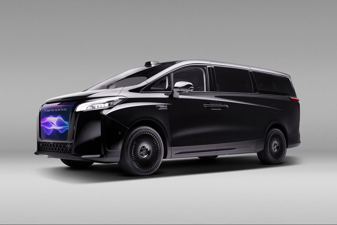 Faraday Future-un yeni miniven təqdimatını fotoshopla düzəldilib
