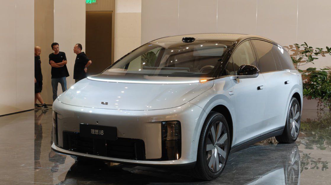 Li Auto ilk elektrik krossoveri i8 modelini təqdim etdi